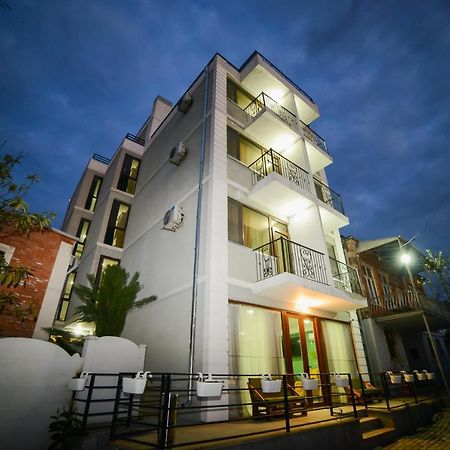Lemon Hotel Kutaisi Exterior foto